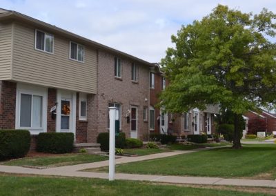 royal-woods-townhomes-apartments-for-rent-in-riverview-mi-gallery-10