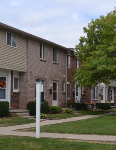 royal-woods-townhomes-apartments-for-rent-in-riverview-mi-gallery-10