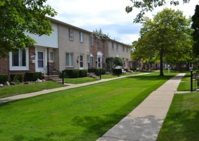 royal-woods-townhomes-apartments-for-rent-in-riverview-mi-gallery-11