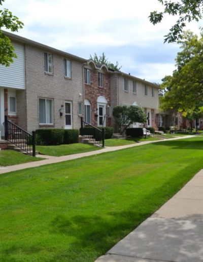 royal-woods-townhomes-apartments-for-rent-in-riverview-mi-gallery-11