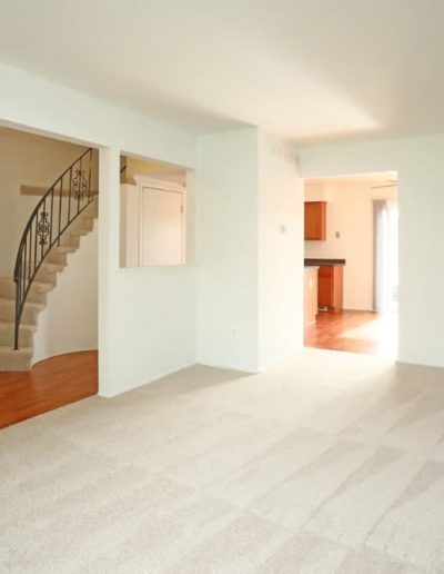 royal-woods-townhomes-apartments-for-rent-in-riverview-mi-gallery-2